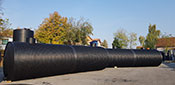 Horizontal plastic tanks