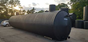 Horizontal plastic tanks