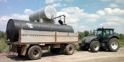 Horizontal plastic tanks
