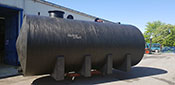 Horizontal plastic tanks